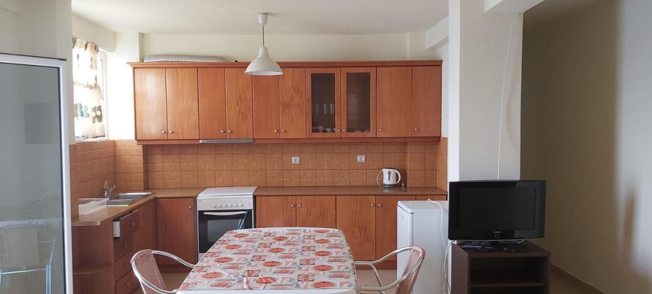Magic Ionian Apartments & Rooms Himare Exterior photo