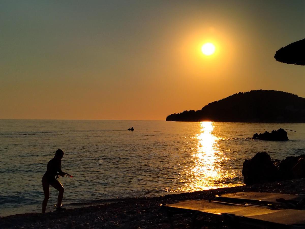 Magic Ionian Apartments & Rooms Himare Exterior photo
