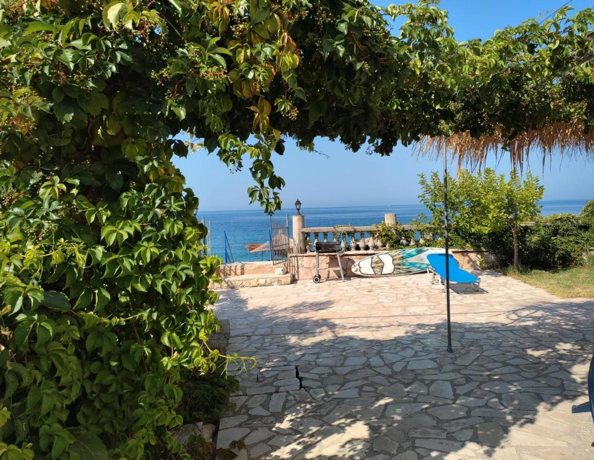 Magic Ionian Apartments & Rooms Himare Exterior photo