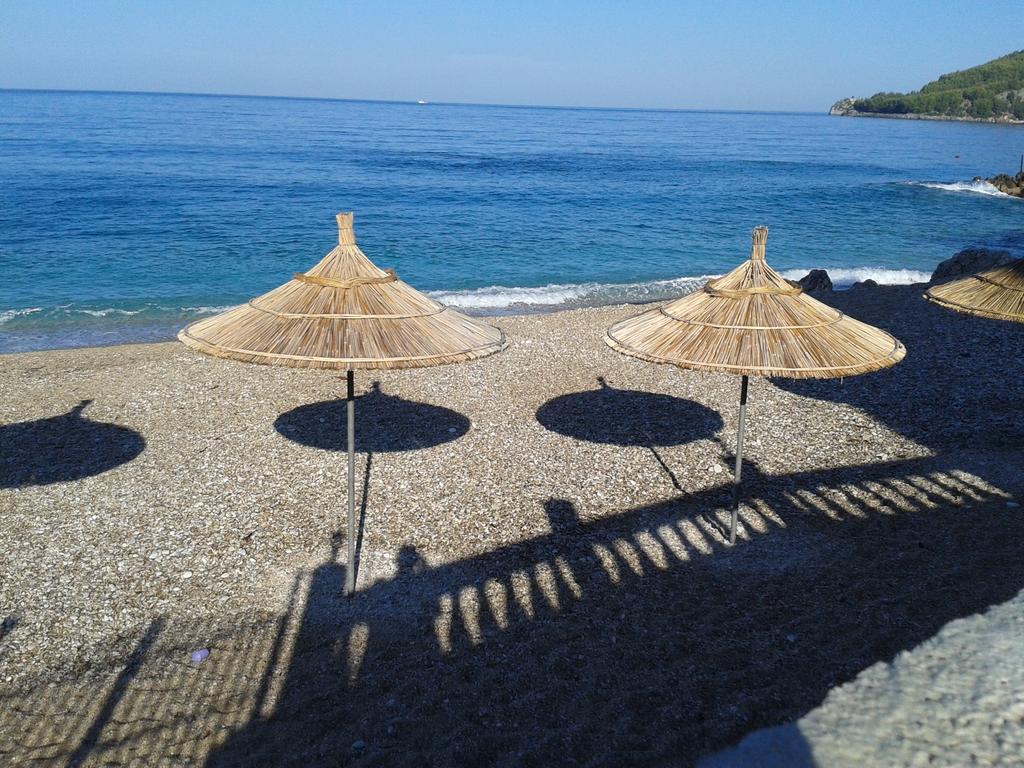 Magic Ionian Apartments & Rooms Himare Exterior photo