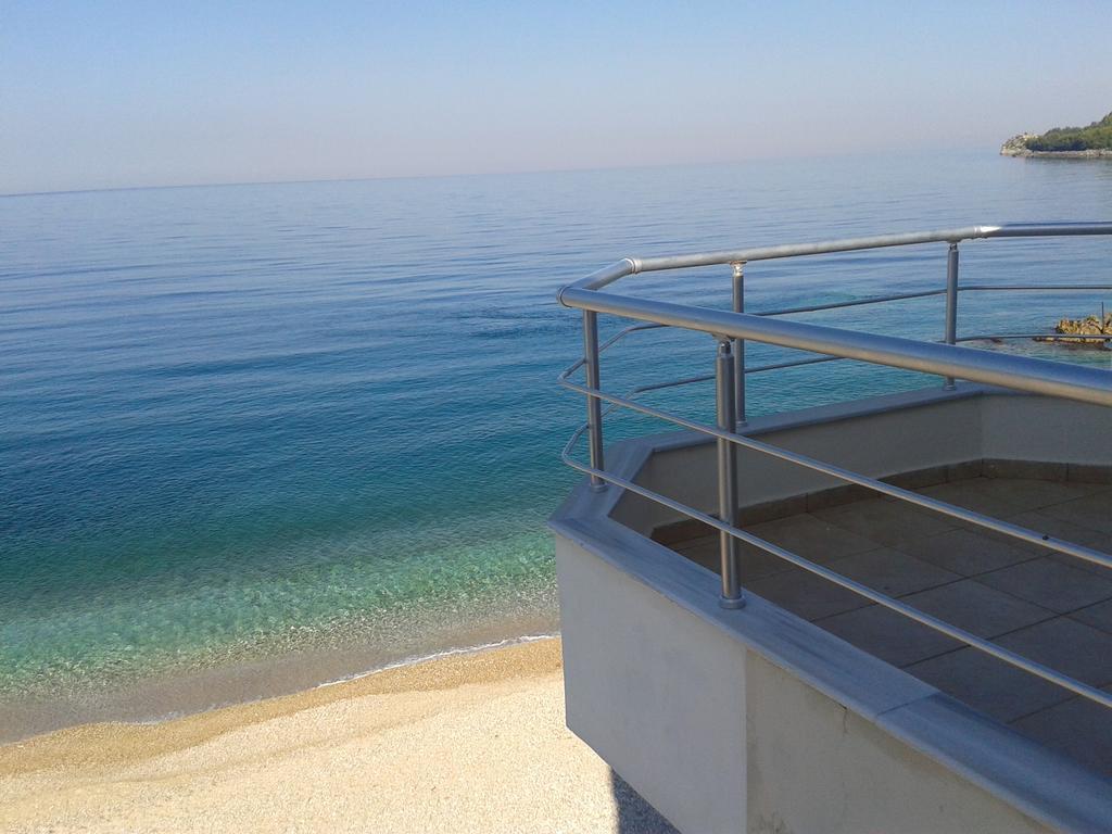 Magic Ionian Apartments & Rooms Himare Exterior photo