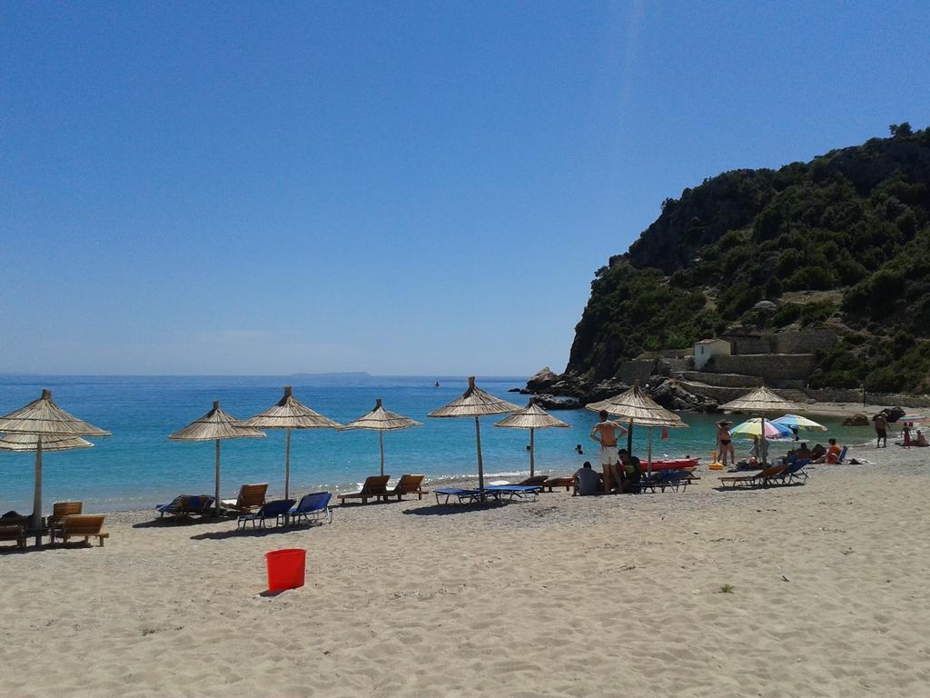 Magic Ionian Apartments & Rooms Himare Exterior photo