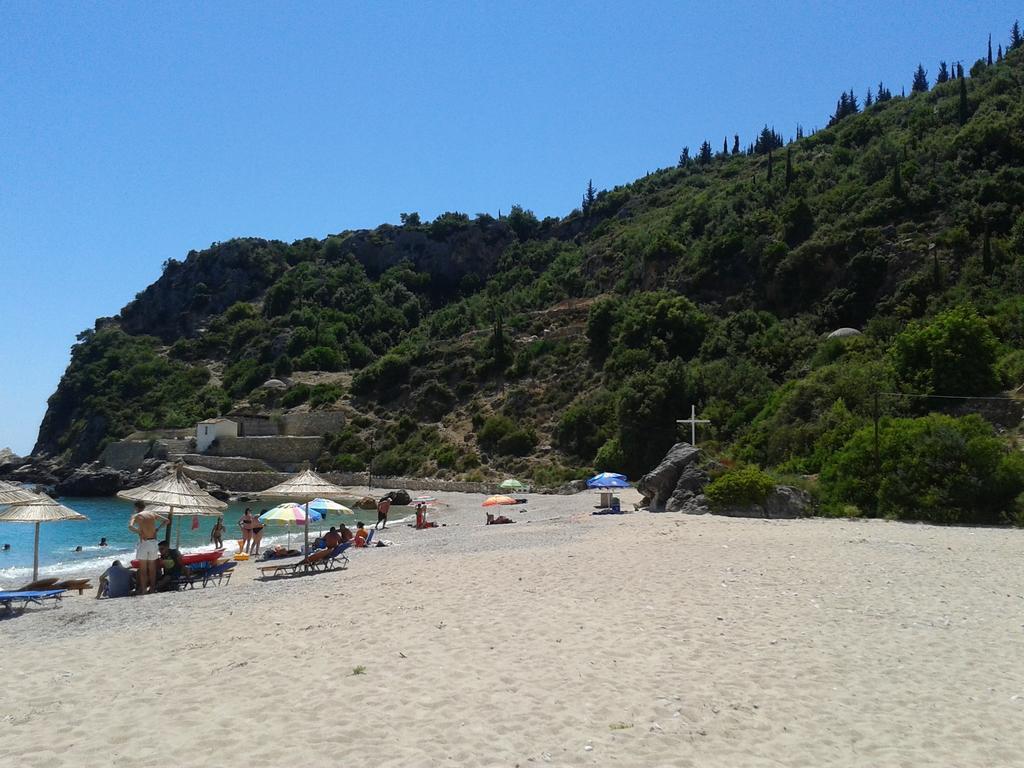 Magic Ionian Apartments & Rooms Himare Exterior photo