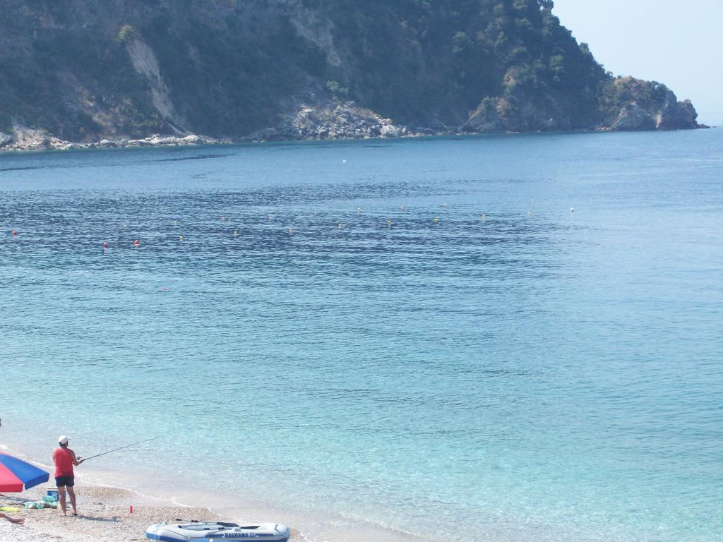 Magic Ionian Apartments & Rooms Himare Exterior photo